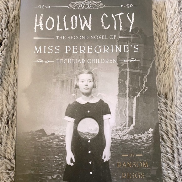 Hollow City by Ransom Riggs